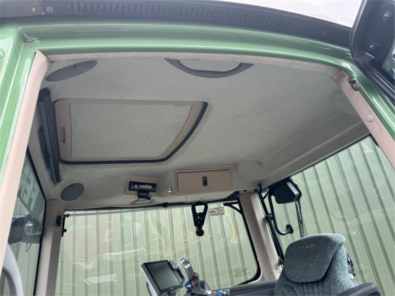 Трактор Fendt 828 ECR Vario Profi Plus **Video Below**: снимка 13 Трактор Fendt 828 ECR Vario Profi Plus **Video Below**: снимка 13