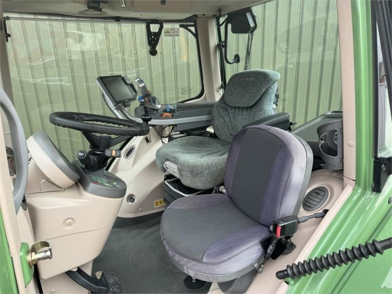 Трактор Fendt 828 ECR Vario Profi Plus **Video Below**: снимка 12 Трактор Fendt 828 ECR Vario Profi Plus **Video Below**: снимка 12