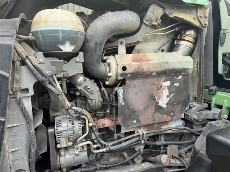 Трактор Fendt 828 ECR Vario Profi Plus **Video Below**: снимка 10 Трактор Fendt 828 ECR Vario Profi Plus **Video Below**: снимка 10