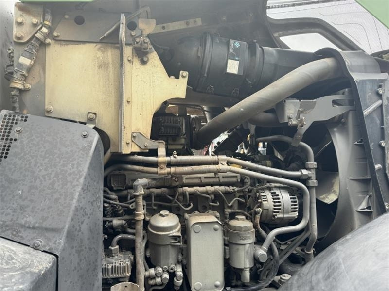 Трактор Fendt 828 ECR Vario Profi Plus **Video Below**: снимка 11 Трактор Fendt 828 ECR Vario Profi Plus **Video Below**: снимка 11