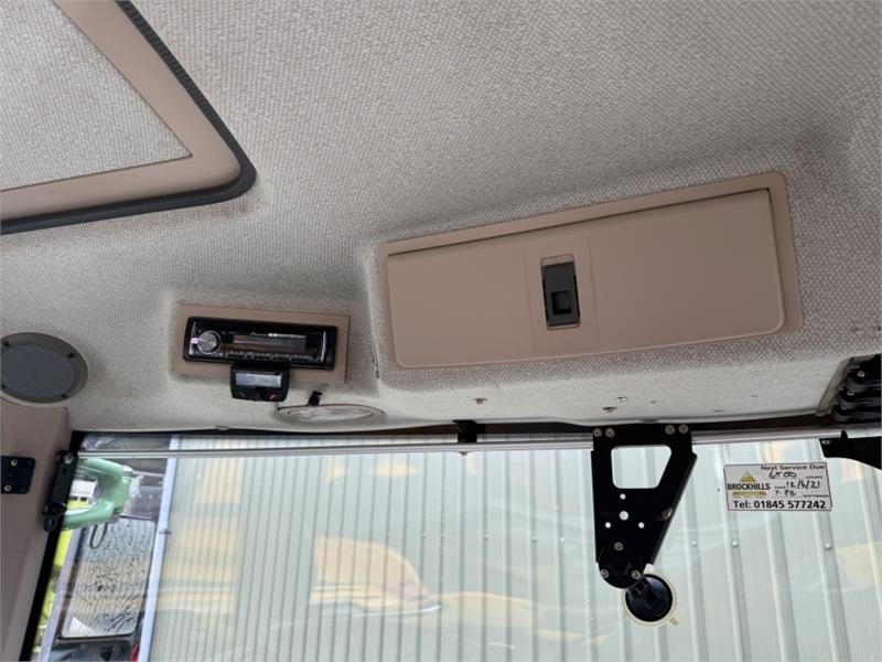 Трактор Fendt 828 ECR Vario Profi Plus **Video Below**: снимка 16 Трактор Fendt 828 ECR Vario Profi Plus **Video Below**: снимка 16