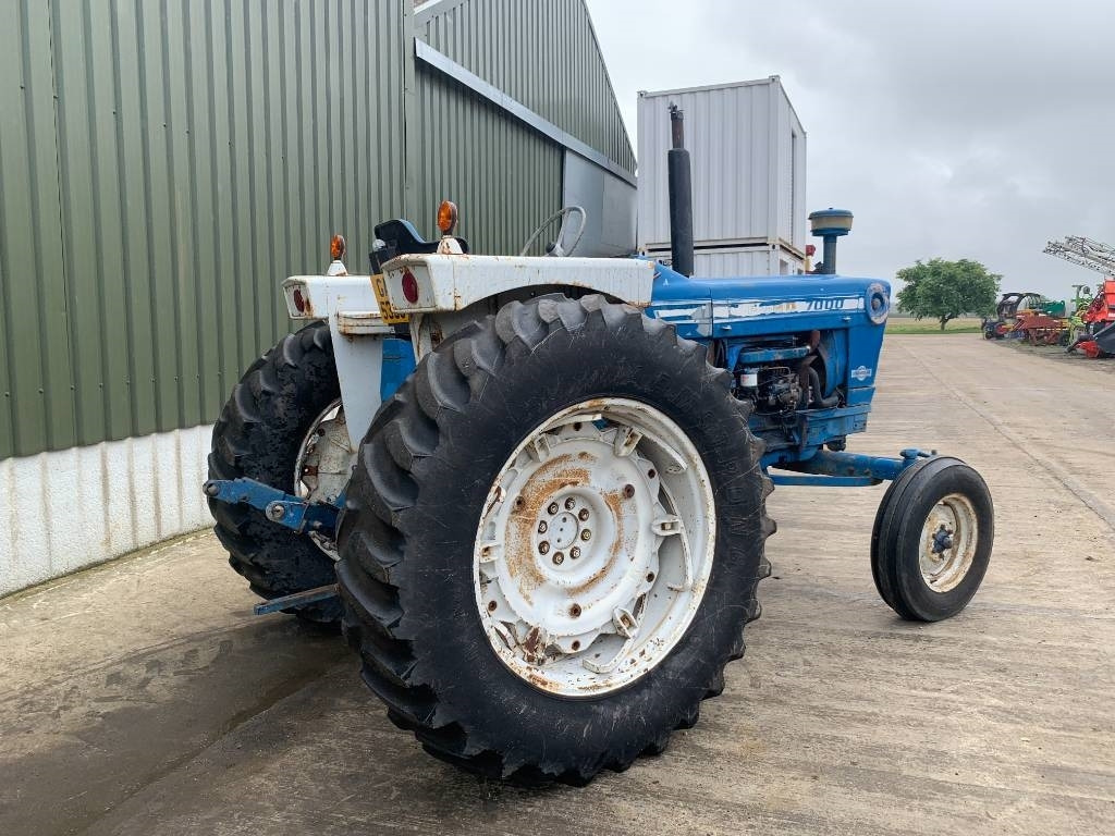 Ford 7000 - Трактор: снимка 4 Ford 7000 - Трактор: снимка 4
