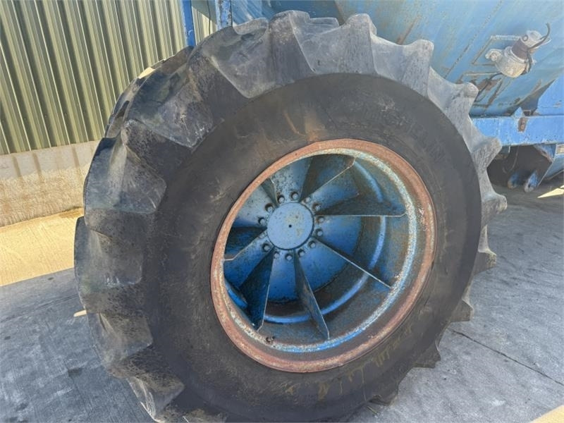 Съчленен самосвал Ford 7710 4wd Gravel Cart: снимка 6 Съчленен самосвал Ford 7710 4wd Gravel Cart: снимка 6