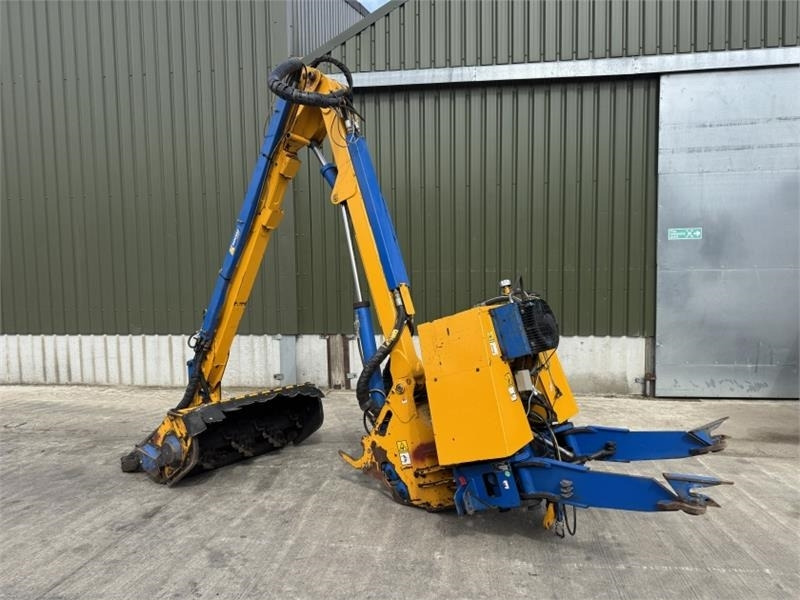 Bomford Turner B81-81T Hedge Cutter - Горска техника: снимка 1 Bomford Turner B81-81T Hedge Cutter - Горска техника: снимка 1