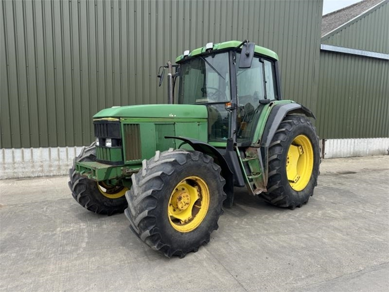 John Deere 6800 - Трактор: снимка 1 John Deere 6800 - Трактор: снимка 1
