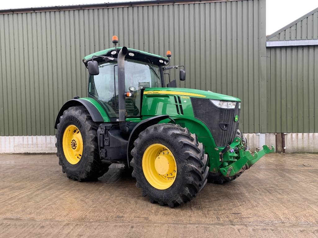John Deere 7230 R - Трактор: снимка 2 John Deere 7230 R - Трактор: снимка 2