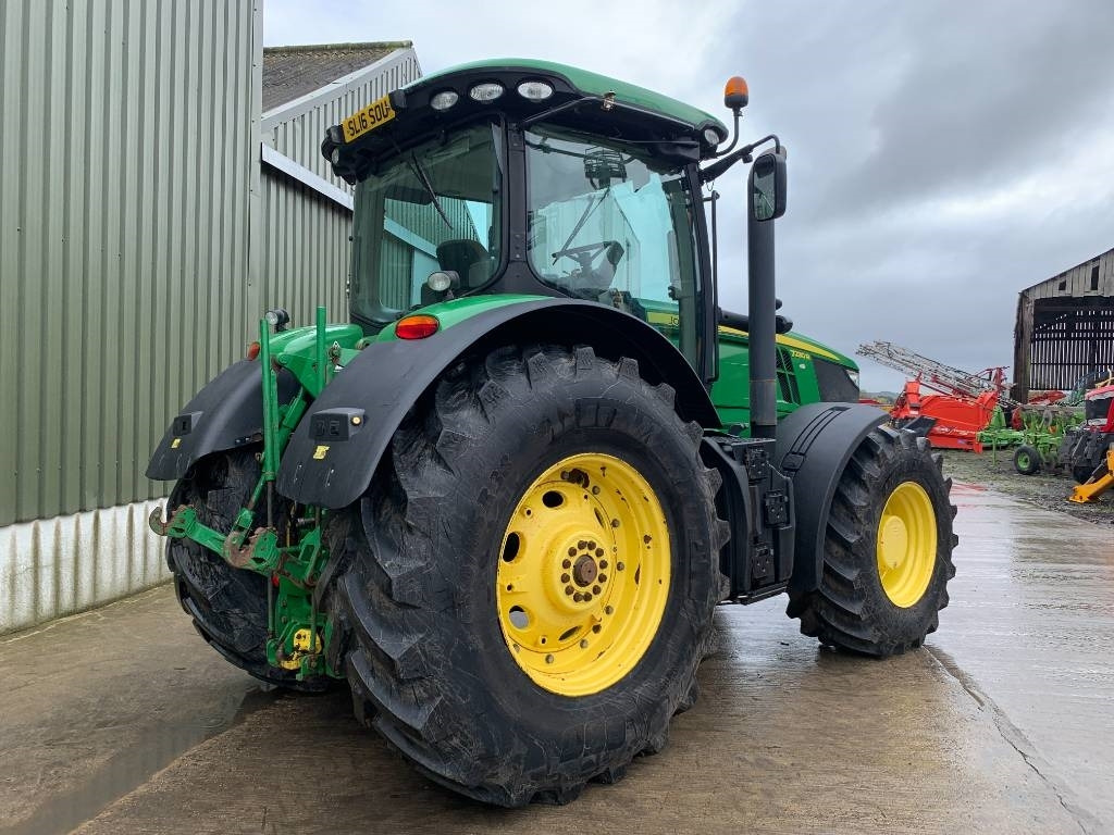 John Deere 7230 R - Трактор: снимка 3 John Deere 7230 R - Трактор: снимка 3