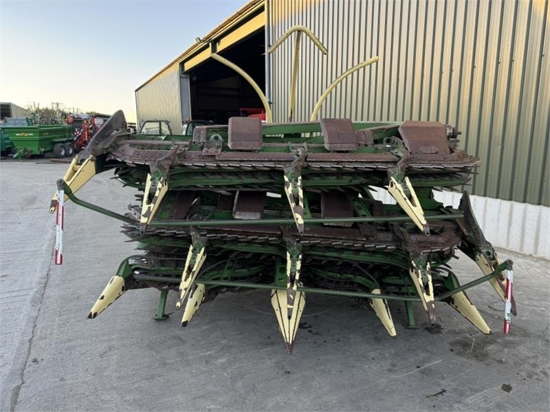 Krone Easy Collect 903 Maize Header - Принадлежност за машини за прибиране на реколтата: снимка 2 Krone Easy Collect 903 Maize Header - Принадлежност за машини за прибиране на реколтата: снимка 2