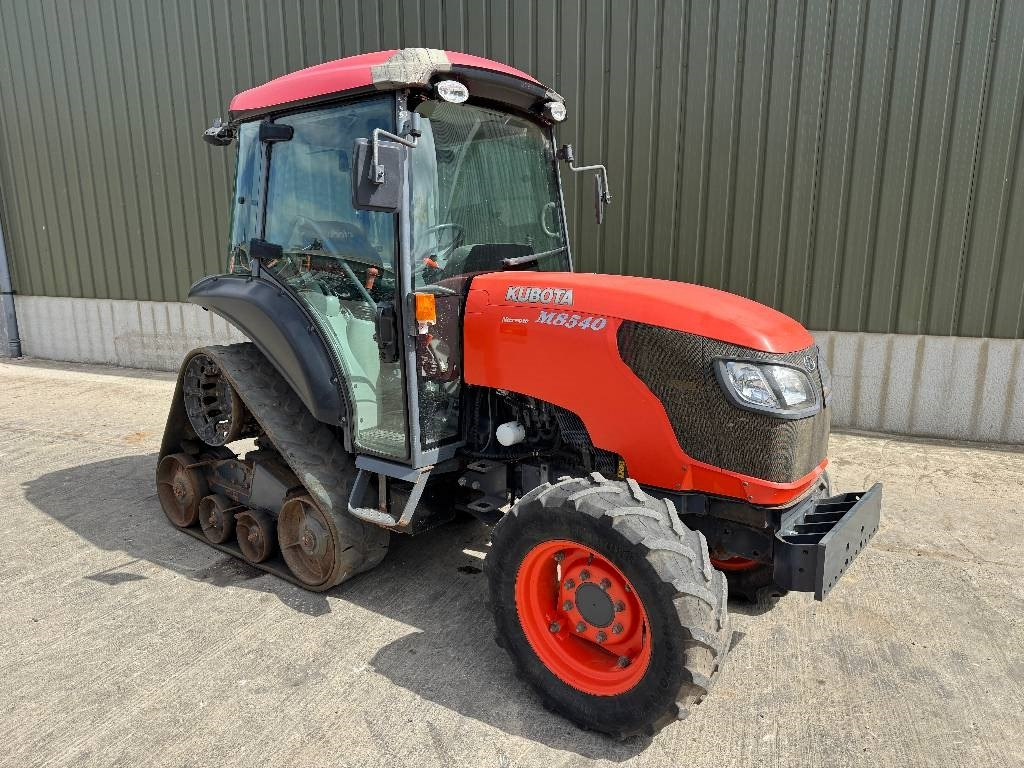 Kubota M8540 Narrow Half Track - Трактор: снимка 3 Kubota M8540 Narrow Half Track - Трактор: снимка 3