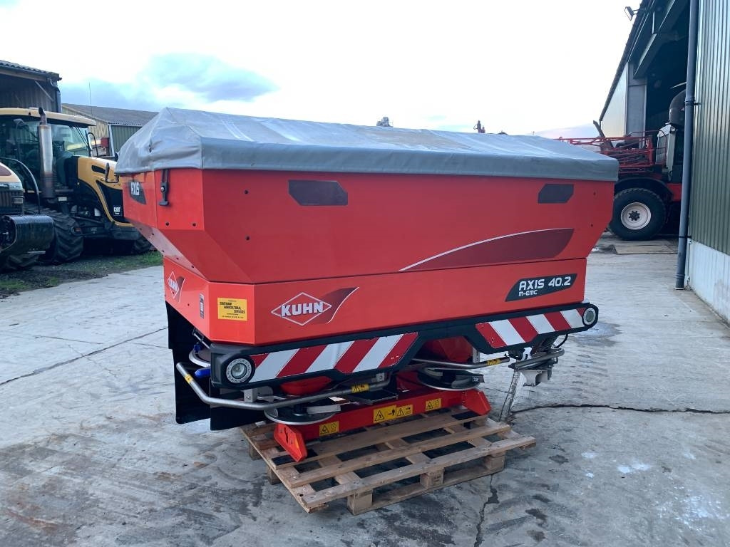 Тороразпръсквачка Kuhn 40.2 m-emc Fert Spreader: снимка 6