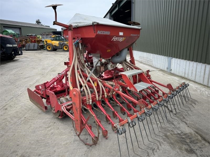 Lely Tulip Lely Tulip 3m Accord Combination Drill - Комбинирана сеялка: снимка 3 Lely Tulip Lely Tulip 3m Accord Combination Drill - Комбинирана сеялка: снимка 3