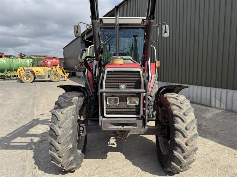 Massey Ferguson 3075 Dynashift *Low Hours* - Трактор: снимка 5 Massey Ferguson 3075 Dynashift *Low Hours* - Трактор: снимка 5