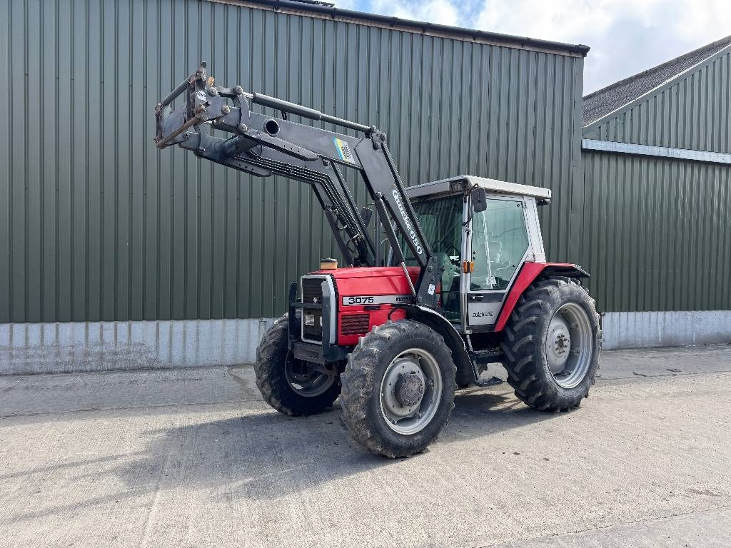 Massey Ferguson 3075 Dynashift - Трактор: снимка 1 Massey Ferguson 3075 Dynashift - Трактор: снимка 1
