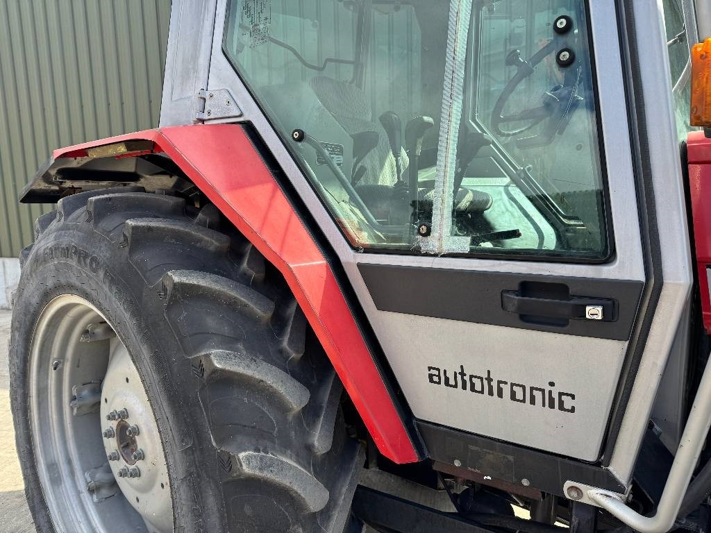 Трактор Massey Ferguson 3075 Dynashift: снимка 10