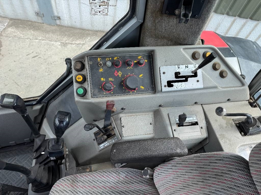 Трактор Massey Ferguson 3075 Dynashift: снимка 20