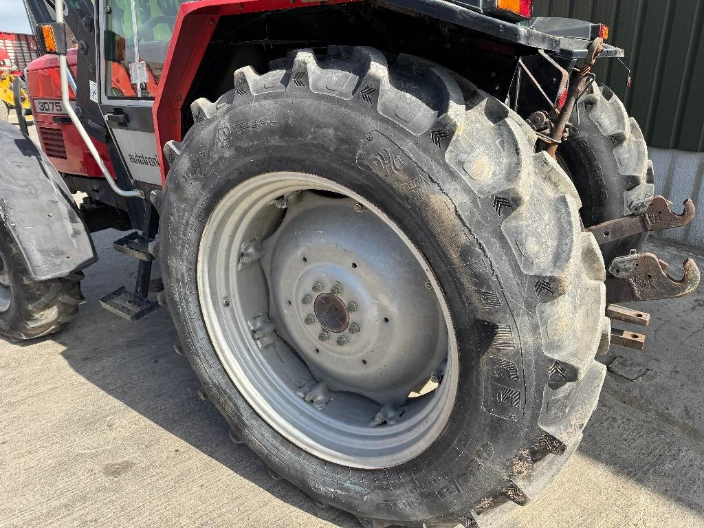 Massey Ferguson 3075 Dynashift - Трактор: снимка 5 Massey Ferguson 3075 Dynashift - Трактор: снимка 5