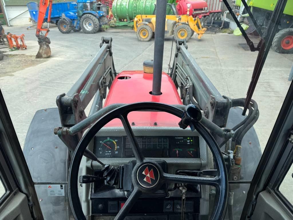 Трактор Massey Ferguson 3075 Dynashift: снимка 21