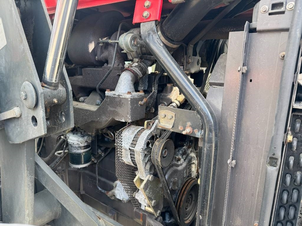 Трактор Massey Ferguson 3075 Dynashift: снимка 15