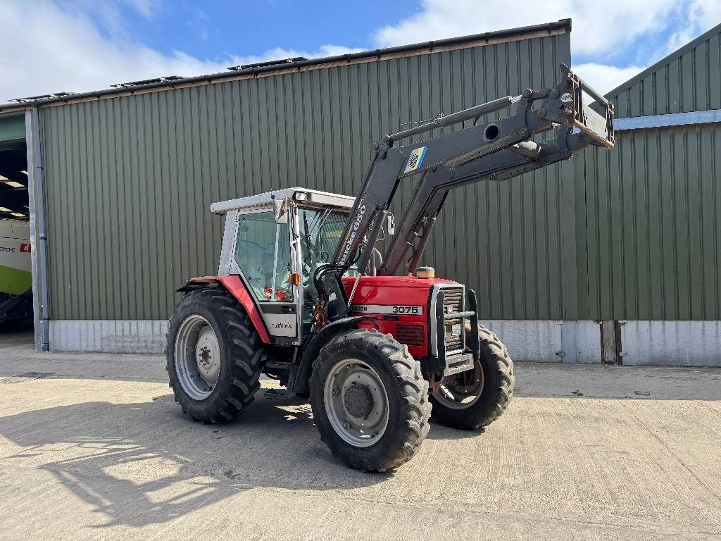 Трактор Massey Ferguson 3075 Dynashift: снимка 7