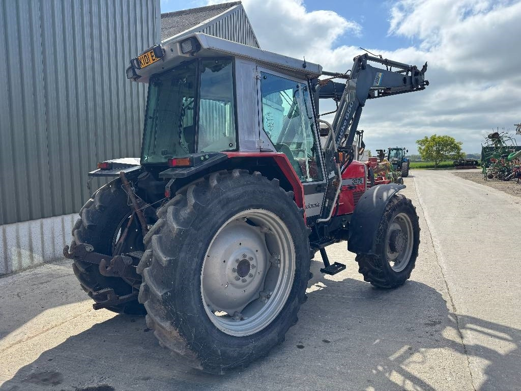 Трактор Massey Ferguson 3075 Dynashift: снимка 8