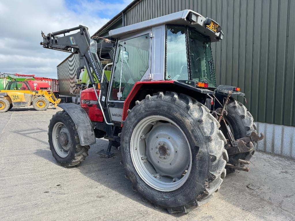Massey Ferguson 3075 Dynashift - Трактор: снимка 2 Massey Ferguson 3075 Dynashift - Трактор: снимка 2