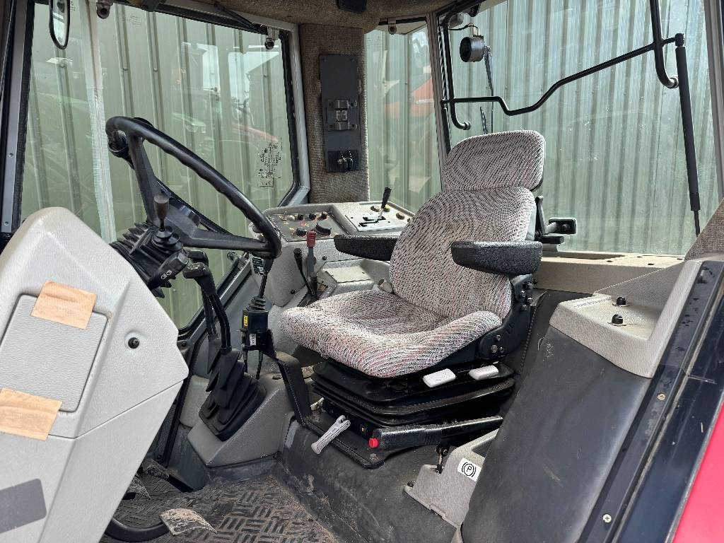 Трактор Massey Ferguson 3075 Dynashift: снимка 18