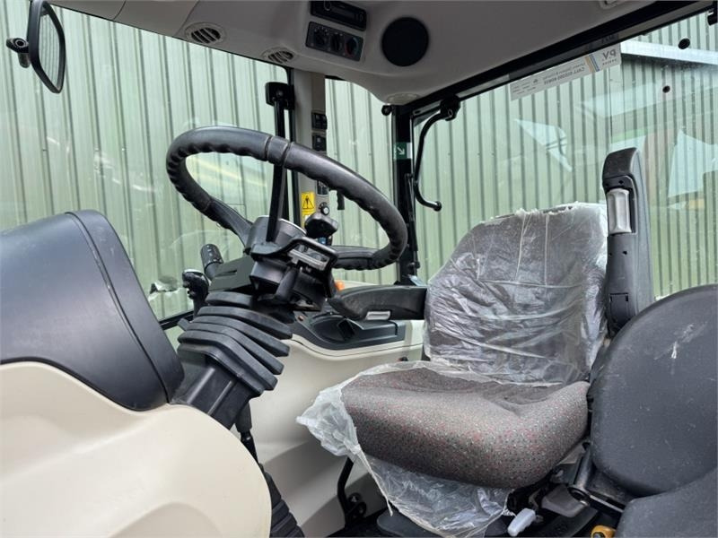 Трактор Massey Ferguson 4710 c/w FL.3522 Loader **Low Hours**: снимка 15 Трактор Massey Ferguson 4710 c/w FL.3522 Loader **Low Hours**: снимка 15