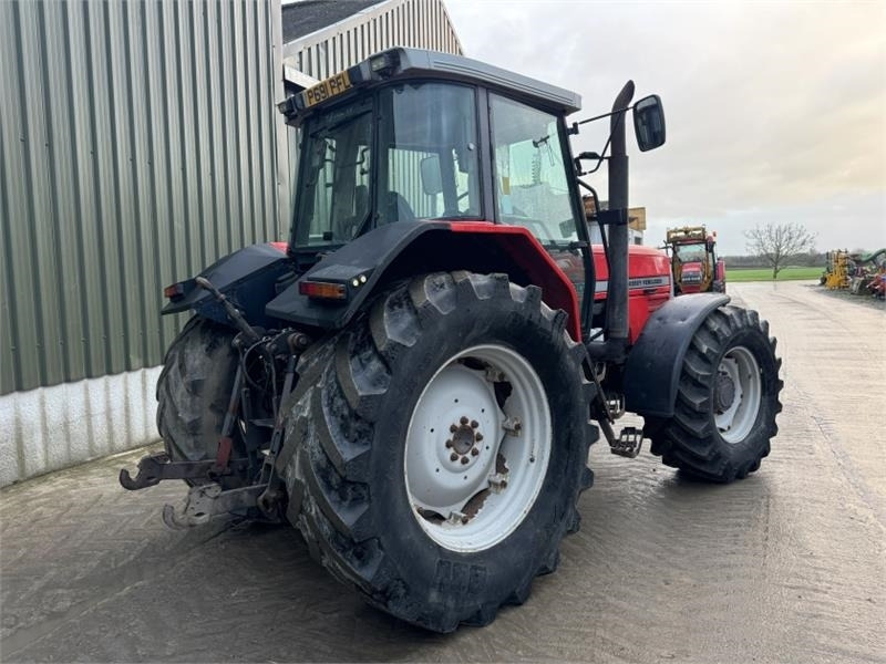 Massey Ferguson 8130 Dynashift - Трактор: снимка 4 Massey Ferguson 8130 Dynashift - Трактор: снимка 4
