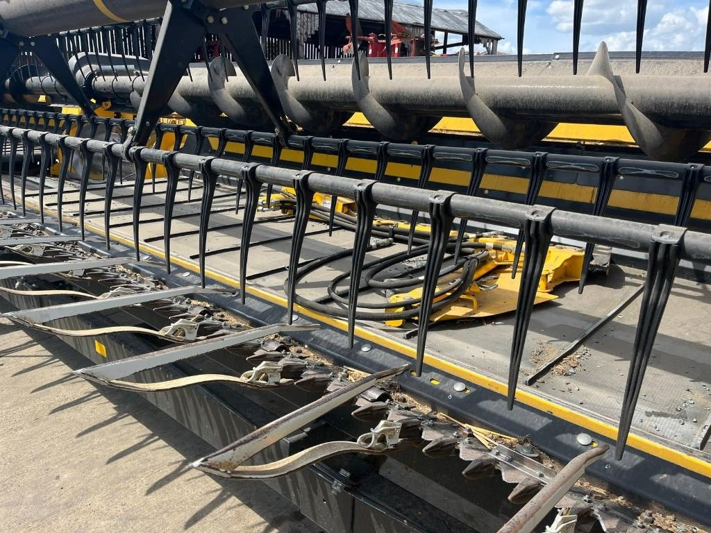 New Holland DXRN30 Draper Header - Принадлежност за машини за прибиране на реколтата: снимка 3 New Holland DXRN30 Draper Header - Принадлежност за машини за прибиране на реколтата: снимка 3