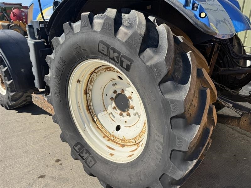 Лизинг на New Holland New Holland T6080 c/w Herder Cavalier Mid Mount He  New Holland New Holland T6080 c/w Herder Cavalier Mid Mount He: снимка 8