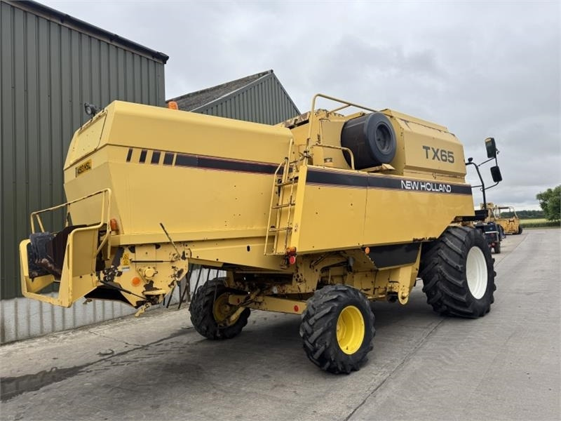 New Holland New Holland TX65 c/w 17ft Header - Принадлежност за машини за прибиране на реколтата: снимка 4 New Holland New Holland TX65 c/w 17ft Header - Принадлежност за машини за прибиране на реколтата: снимка 4