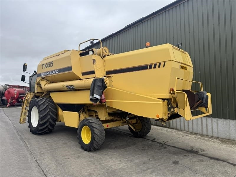 New Holland New Holland TX65 c/w 17ft Header - Принадлежност за машини за прибиране на реколтата: снимка 2 New Holland New Holland TX65 c/w 17ft Header - Принадлежност за машини за прибиране на реколтата: снимка 2
