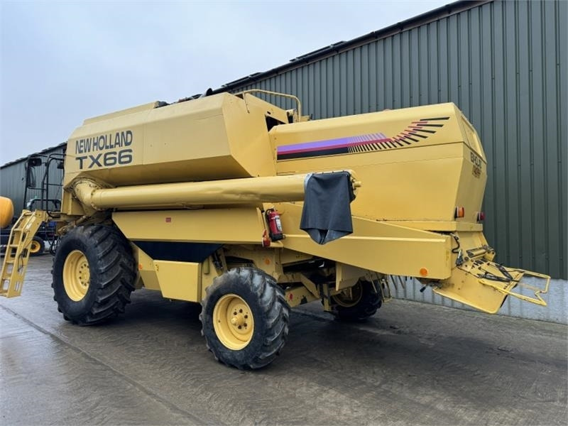 New Holland New Holland TX66 c/w 20ft Header - Принадлежност за машини за прибиране на реколтата: снимка 4 New Holland New Holland TX66 c/w 20ft Header - Принадлежност за машини за прибиране на реколтата: снимка 4
