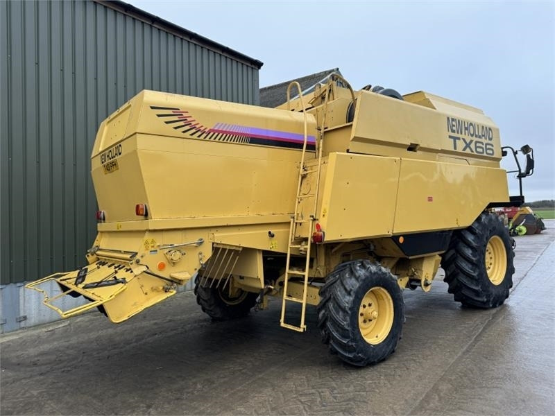New Holland New Holland TX66 c/w 20ft Header - Принадлежност за машини за прибиране на реколтата: снимка 2 New Holland New Holland TX66 c/w 20ft Header - Принадлежност за машини за прибиране на реколтата: снимка 2