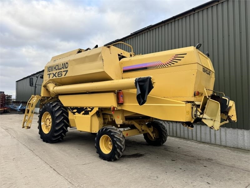 New Holland New Holland TX67 c/w 20ft Header - Принадлежност за машини за прибиране на реколтата: снимка 4 New Holland New Holland TX67 c/w 20ft Header - Принадлежност за машини за прибиране на реколтата: снимка 4