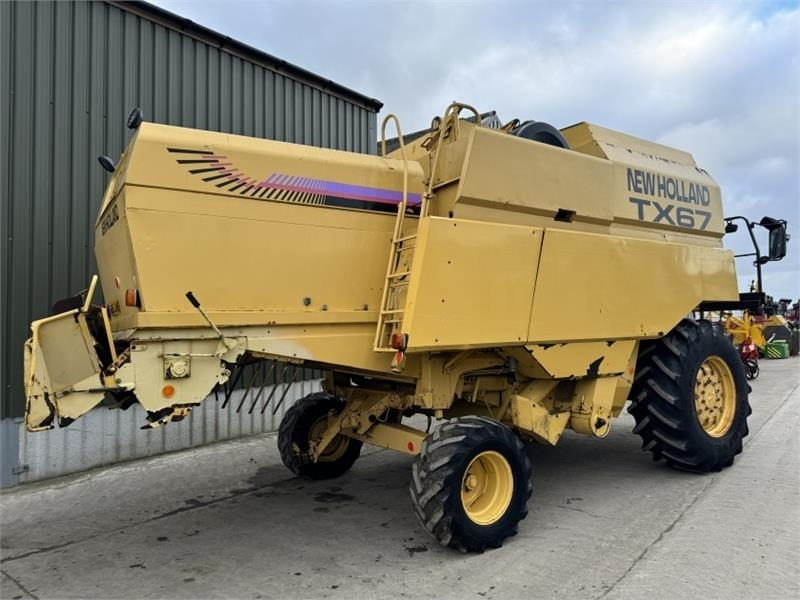 New Holland New Holland TX67 c/w 20ft Header - Принадлежност за машини за прибиране на реколтата: снимка 2 New Holland New Holland TX67 c/w 20ft Header - Принадлежност за машини за прибиране на реколтата: снимка 2