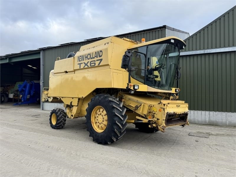 New Holland TX67 c/w 20ft Header - Принадлежност за машини за прибиране на реколтата: снимка 1 New Holland TX67 c/w 20ft Header - Принадлежност за машини за прибиране на реколтата: снимка 1