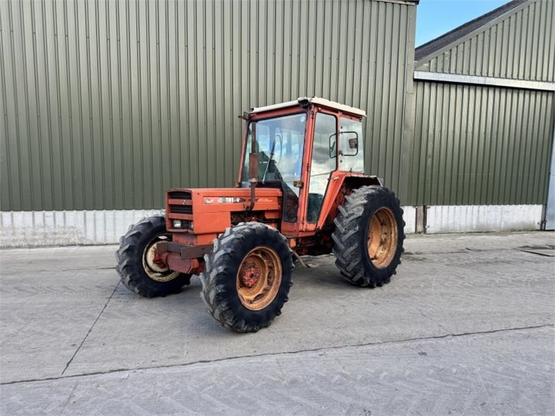 Renault 781-4 4WD Tractor - Трактор: снимка 1 Renault 781-4 4WD Tractor - Трактор: снимка 1