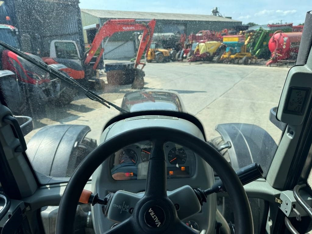Трактор Valtra T163 Direct: снимка 16