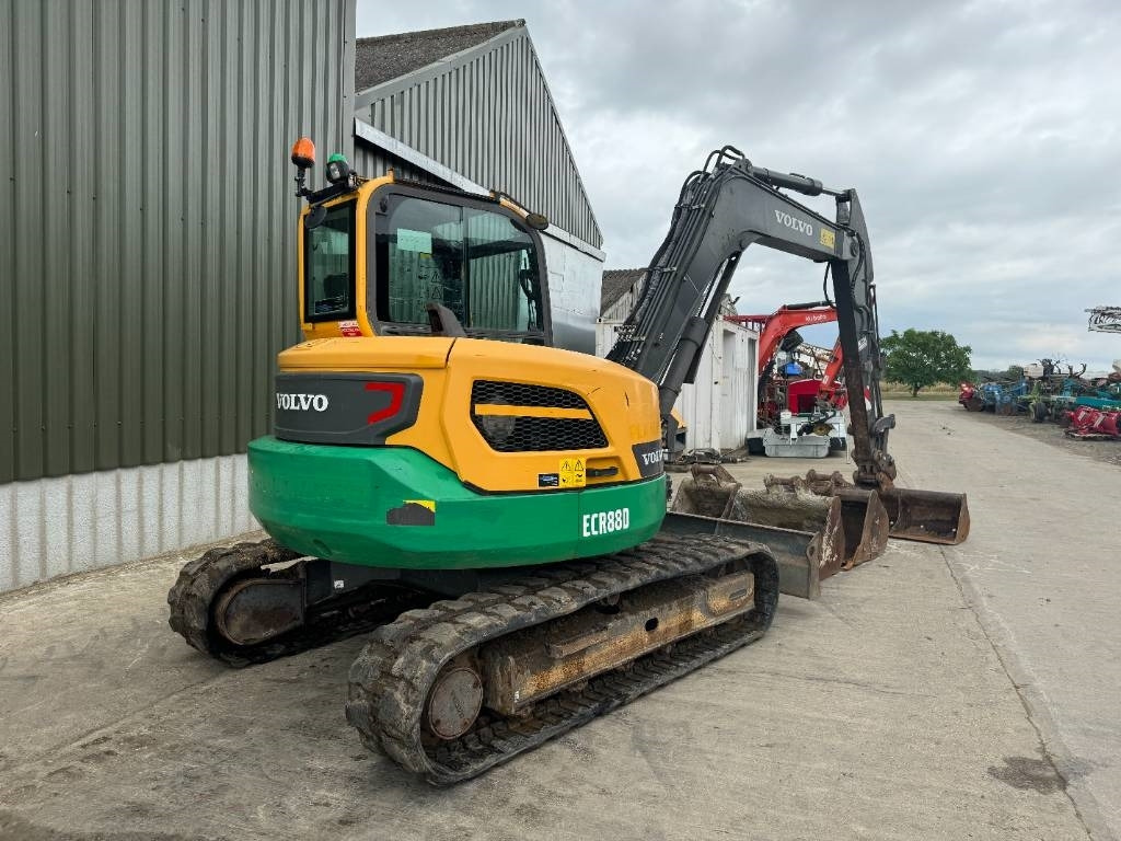 Мини багер Volvo ECR 88 D: снимка 6