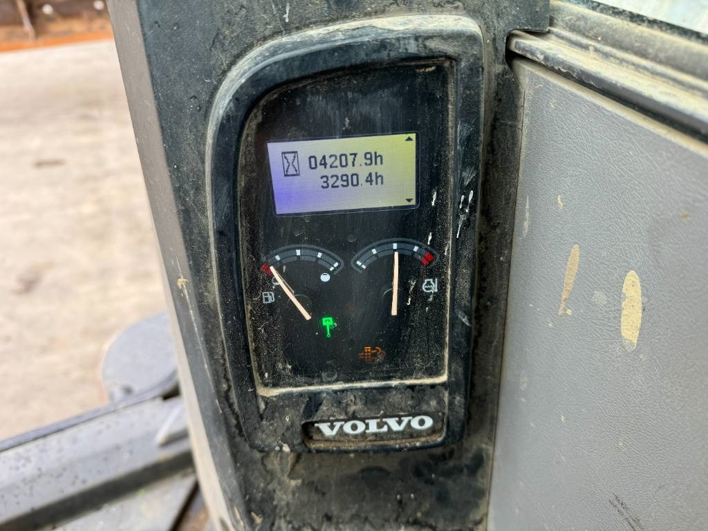 Мини багер Volvo ECR 88 D: снимка 8