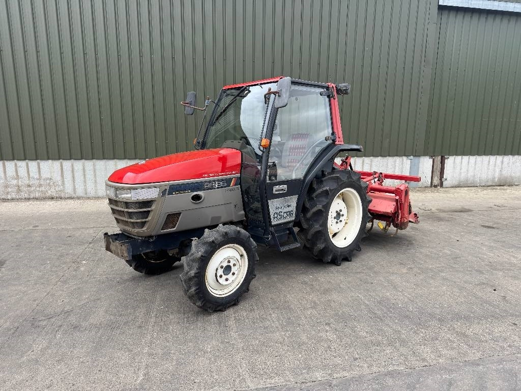 Yanmar AF-26 Mark III - Трактор: снимка 1 Yanmar AF-26 Mark III - Трактор: снимка 1