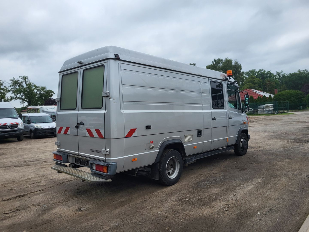 MERCEDES-BENZ Vario 816D - Лекотоварен автомобил: снимка 3 MERCEDES-BENZ Vario 816D - Лекотоварен автомобил: снимка 3