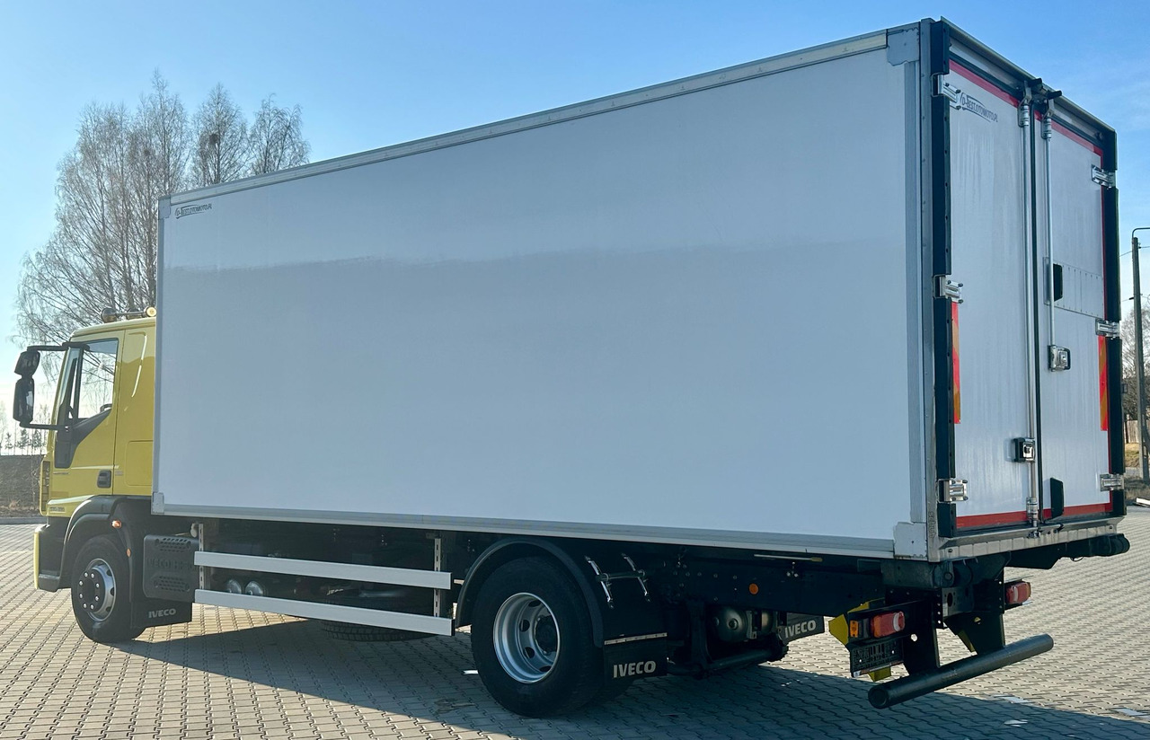 IVECO EUROCARGO 160-280 / CHŁODNIA / 6.1 M DŁUGOŚCI / 15 EUROPALET / AUTOMAT / SYPIALKA / NISKI PRZEBIEG / 16 TON DMC / CARRIER SPALINOWO - ELEKTRYCZNY / 2018 ROK - Рефрижератор камион: снимка 4 IVECO EUROCARGO 160-280 / CHŁODNIA / 6.1 M DŁUGOŚCI / 15 EUROPALET / AUTOMAT / SYPIALKA / NISKI PRZEBIEG / 16 TON DMC / CARRIER SPALINOWO - ELEKTRYCZNY / 2018 ROK - Рефрижератор камион: снимка 4