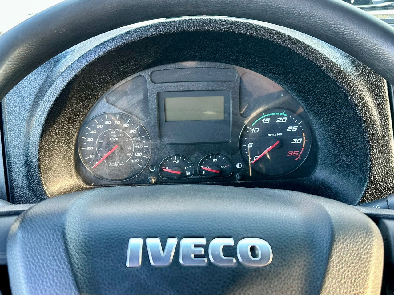 Лизинг на IVECO EUROCARGO 180-320 / CHŁODNIA / WINDA / 21 PALET / 8.5 M DŁUGOŚCI / CARRIER / SYPIALKA / EURO 6 IVECO EUROCARGO 180-320 / CHŁODNIA / WINDA / 21 PALET / 8.5 M DŁUGOŚCI / CARRIER / SYPIALKA / EURO 6: снимка 24
