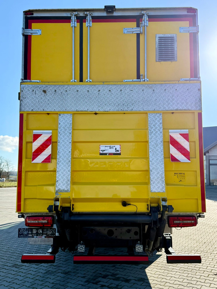 MAN 18.320 / IZOTERMA / GRZANA / WINDA / 20 EUROPALET / AUTOMAT / 170 TYŚ KM / 2021 R / SYPIALKA / CAŁY NA PODUSZKACH / SPROWADZONY / JAK NOWY - Изотермичен камион: снимка 5 MAN 18.320 / IZOTERMA / GRZANA / WINDA / 20 EUROPALET / AUTOMAT / 170 TYŚ KM / 2021 R / SYPIALKA / CAŁY NA PODUSZKACH / SPROWADZONY / JAK NOWY - Изотермичен камион: снимка 5