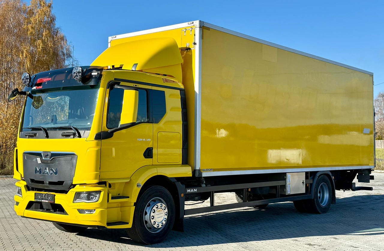 MAN 18.320 / IZOTERMA / GRZANA / WINDA / 20 EUROPALET / AUTOMAT / 170 TYŚ KM / 2021 R / SYPIALKA / CAŁY NA PODUSZKACH / SPROWADZONY / JAK NOWY - Изотермичен камион: снимка 2 MAN 18.320 / IZOTERMA / GRZANA / WINDA / 20 EUROPALET / AUTOMAT / 170 TYŚ KM / 2021 R / SYPIALKA / CAŁY NA PODUSZKACH / SPROWADZONY / JAK NOWY - Изотермичен камион: снимка 2