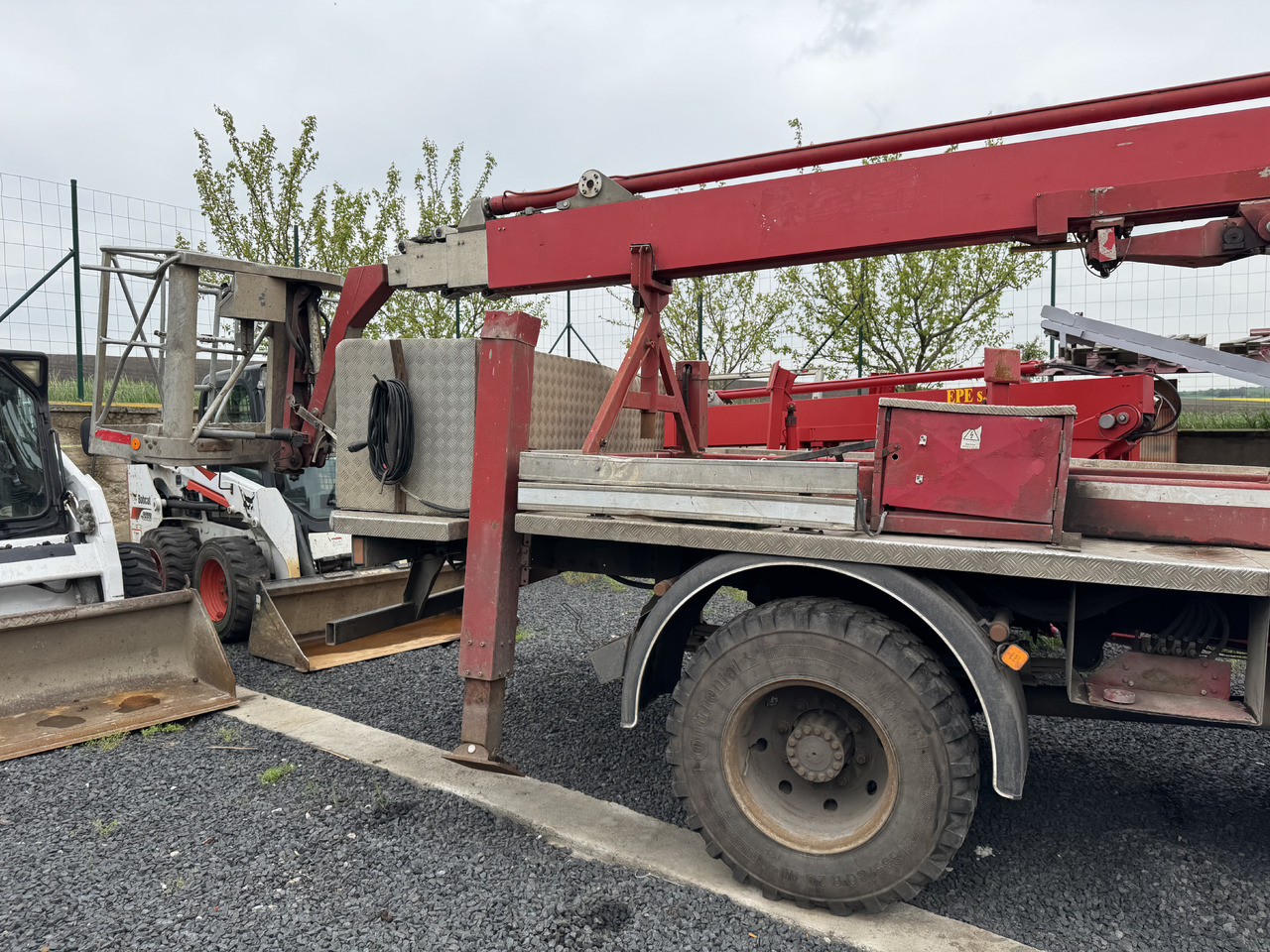 MAN 8-163 / 4X4 / PODNOŚNIK KOSZOWY / NISKI PRZEBIEG - Камион с кран: снимка 4 MAN 8-163 / 4X4 / PODNOŚNIK KOSZOWY / NISKI PRZEBIEG - Камион с кран: снимка 4