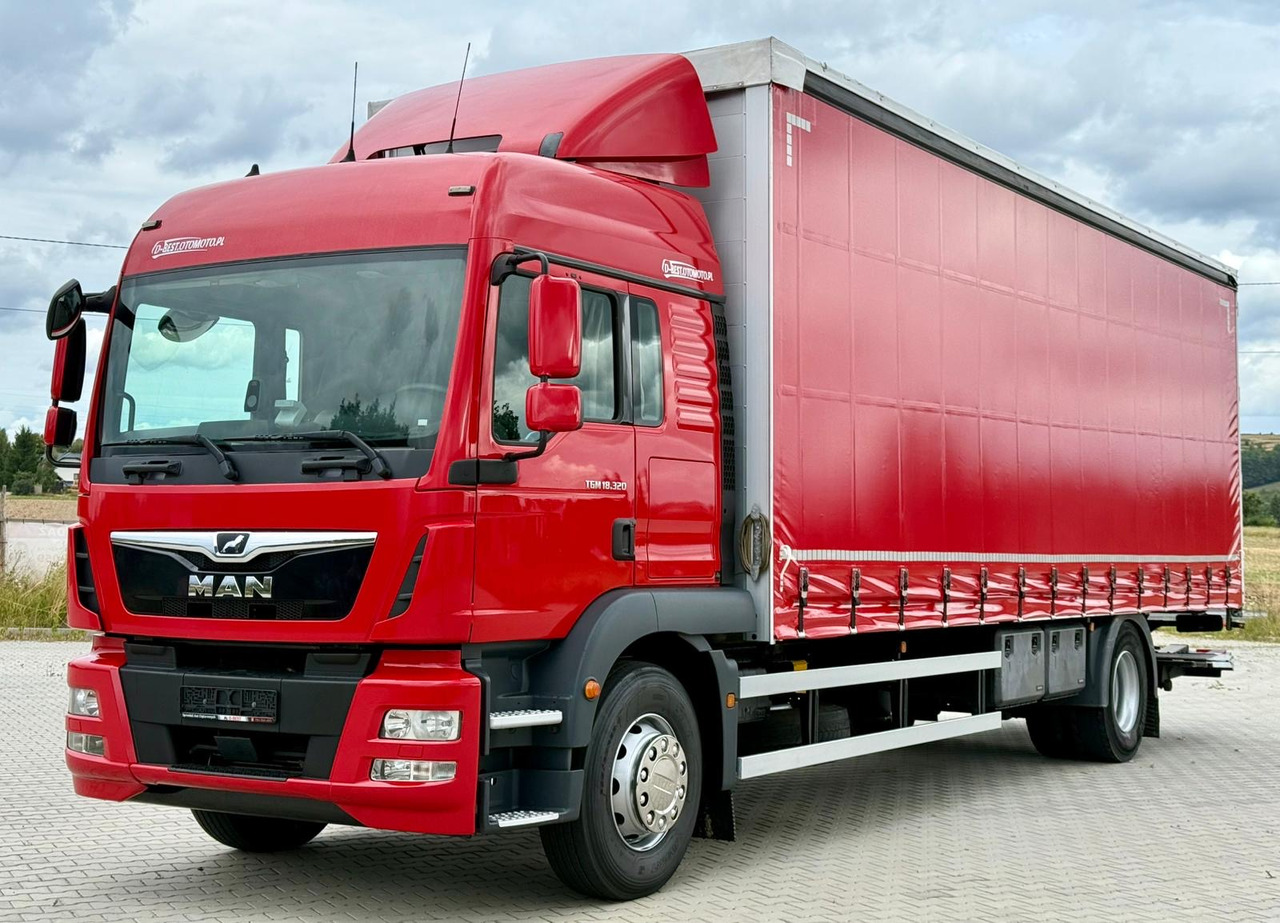 MAN MAN TGM 18.320 ROK PRODUKCJI 2020 NUMER VIN WMAN18ZZ6LY407218 PRZEBIEG 590 TYŚ KM ABS KLIMATYZACJA EL.SZYBY EL.LUSTERKA WIELOFUNKCYJNA KIEROWNICA LODÓWKA KABINA SYPIALNA DWA ŁÓŻKA OGRZEWANIE POSTOJO - Камион с брезент: снимка 2 MAN MAN TGM 18.320 ROK PRODUKCJI 2020 NUMER VIN WMAN18ZZ6LY407218 PRZEBIEG 590 TYŚ KM ABS KLIMATYZACJA EL.SZYBY EL.LUSTERKA WIELOFUNKCYJNA KIEROWNICA LODÓWKA KABINA SYPIALNA DWA ŁÓŻKA OGRZEWANIE POSTOJO - Камион с брезент: снимка 2