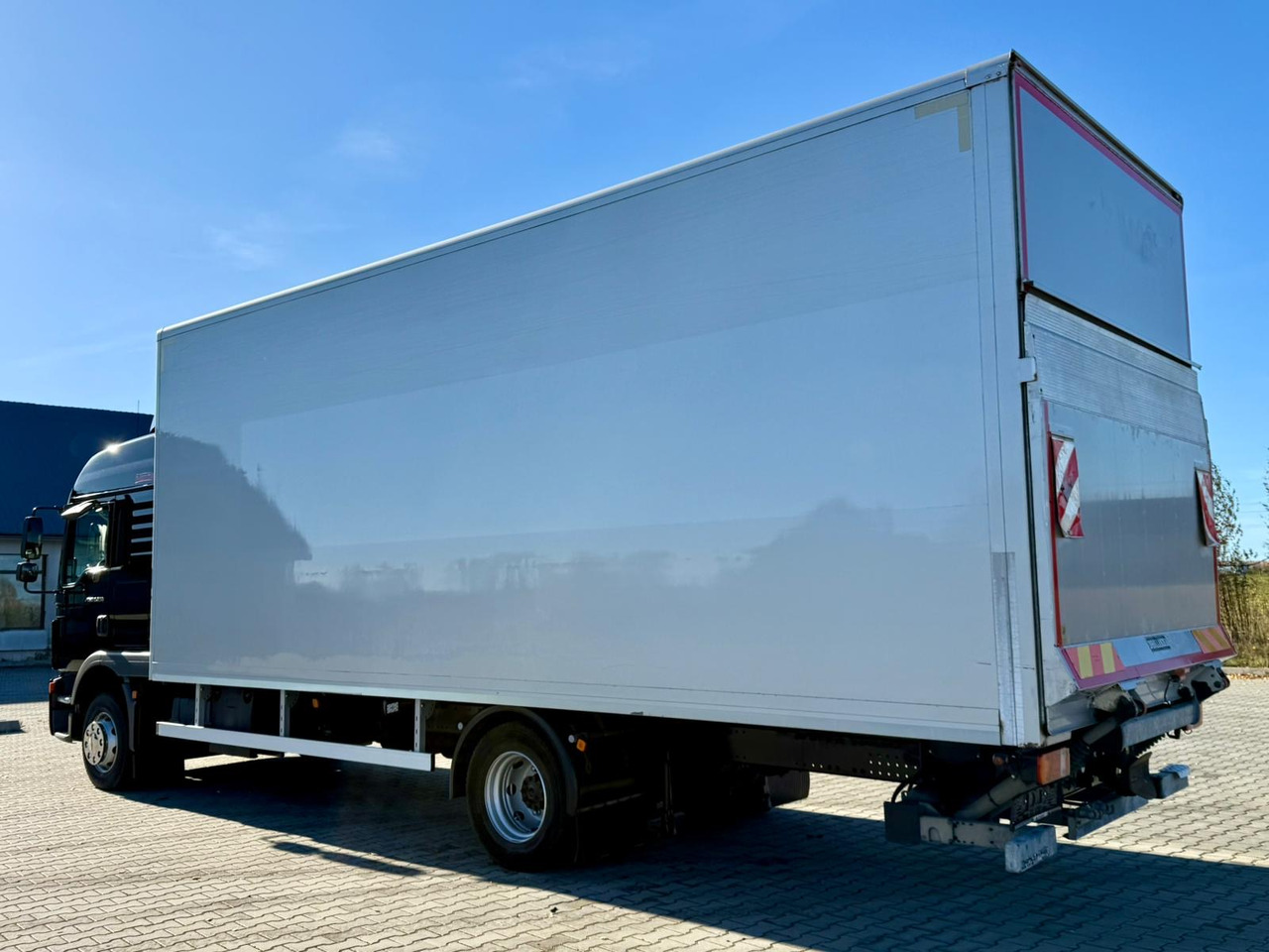 MAN TGM 12.290 / TGL / KONTENER / WINDA / 18 EUROPALET / SYPIALKA / - Камион фургон: снимка 5 MAN TGM 12.290 / TGL / KONTENER / WINDA / 18 EUROPALET / SYPIALKA / - Камион фургон: снимка 5